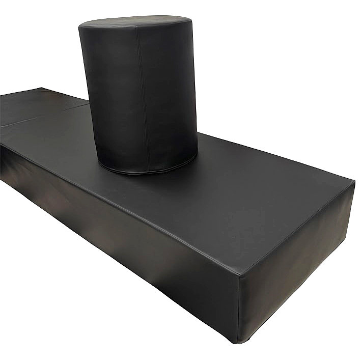 Eristystilan patja ja pöytä