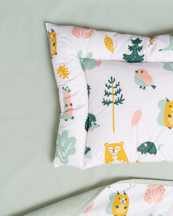 Lasten tyyny Käpymetsä valkoinen