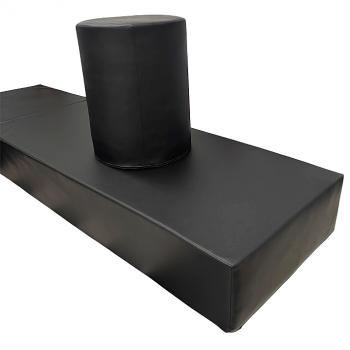 Eristystilan patja ja pöytä