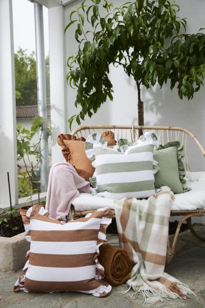 Koristetyyny volang röyhelö