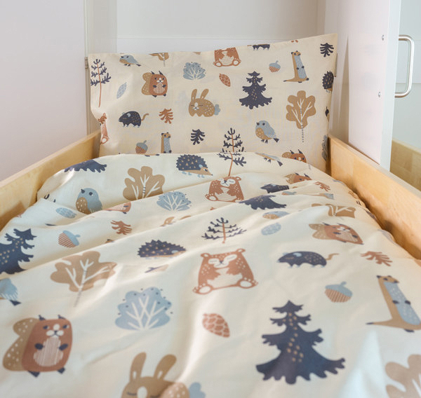 Lasten pussilakana ja tyynyliina Käpymetsä beige